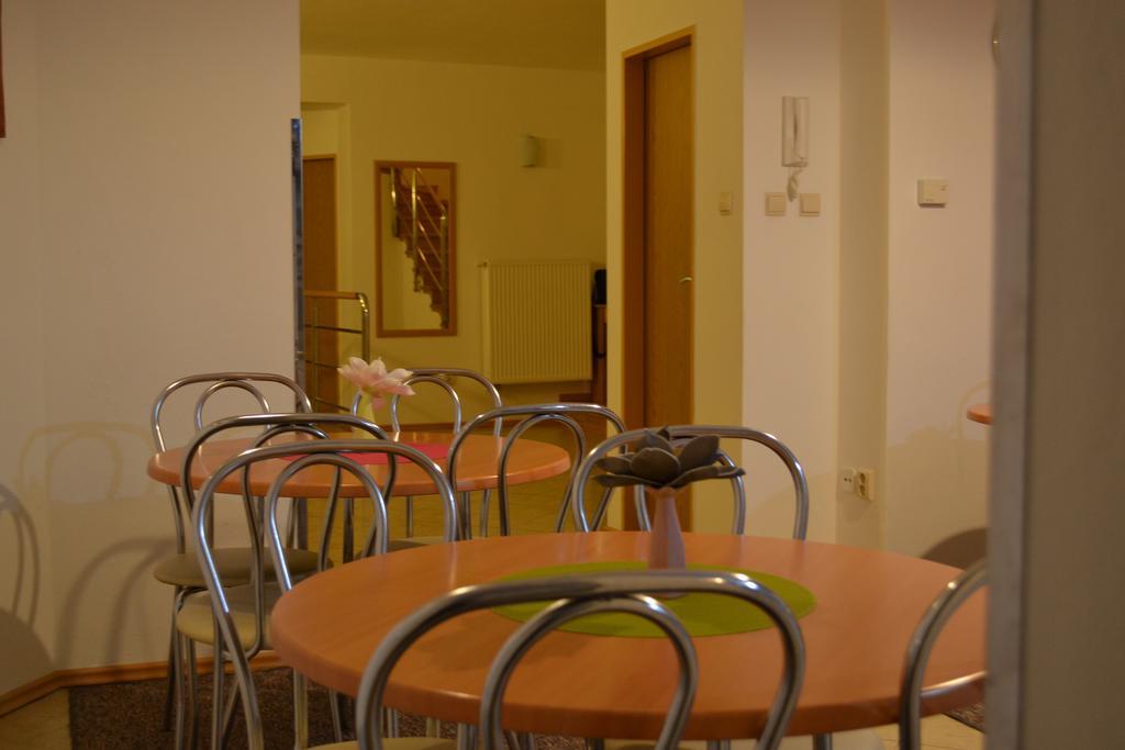Privat Julia Otel Vrbov Dış mekan fotoğraf