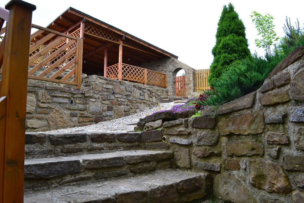 Privat Julia Otel Vrbov Dış mekan fotoğraf