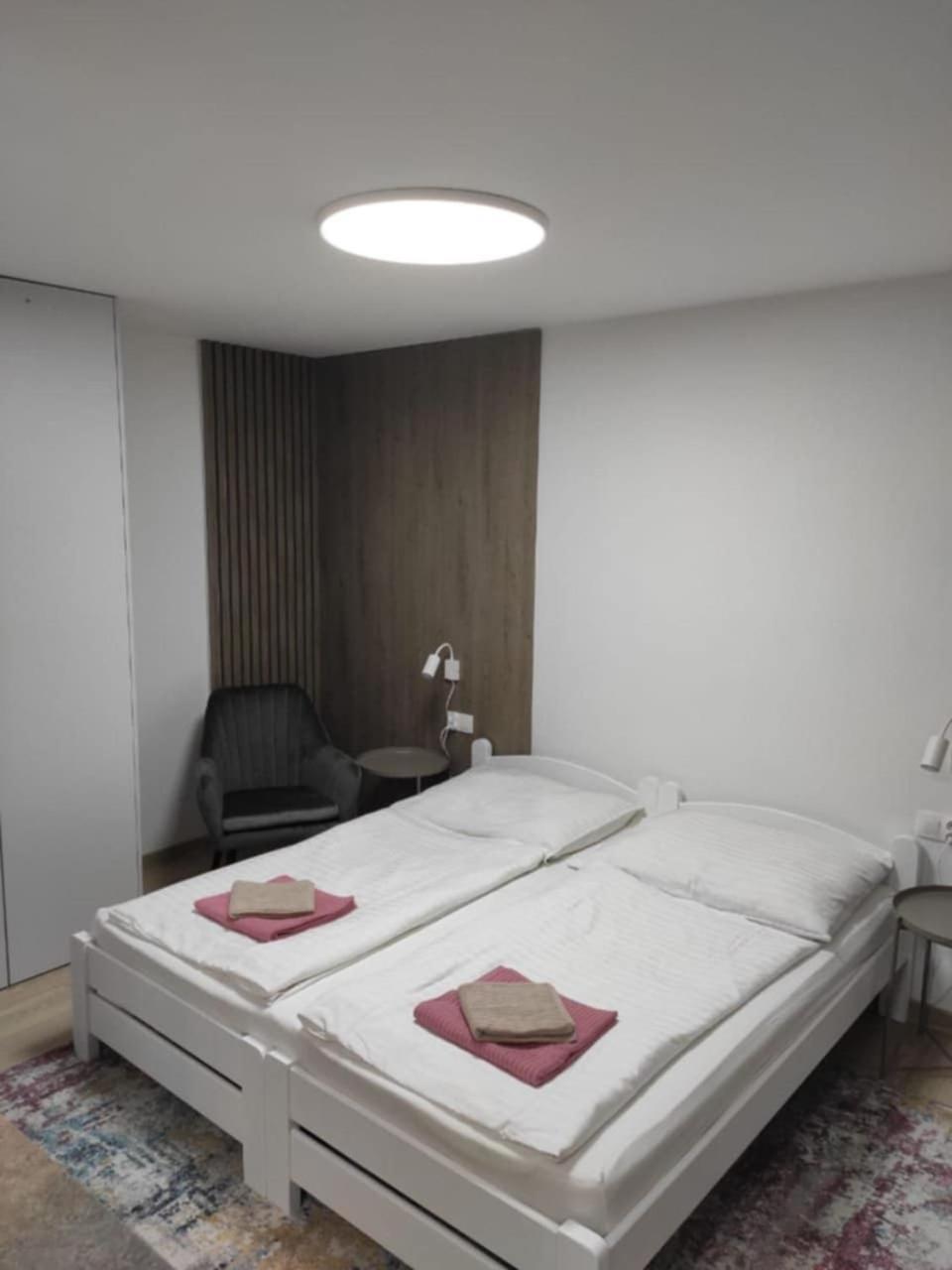 Privat Julia Otel Vrbov Dış mekan fotoğraf