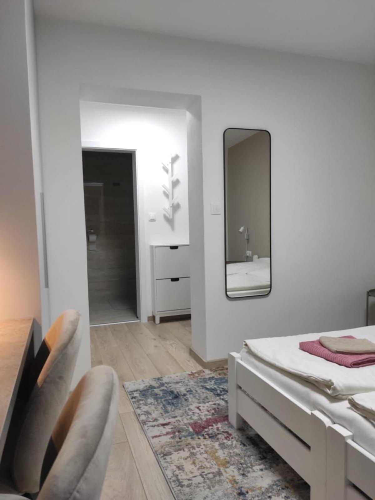 Privat Julia Otel Vrbov Dış mekan fotoğraf