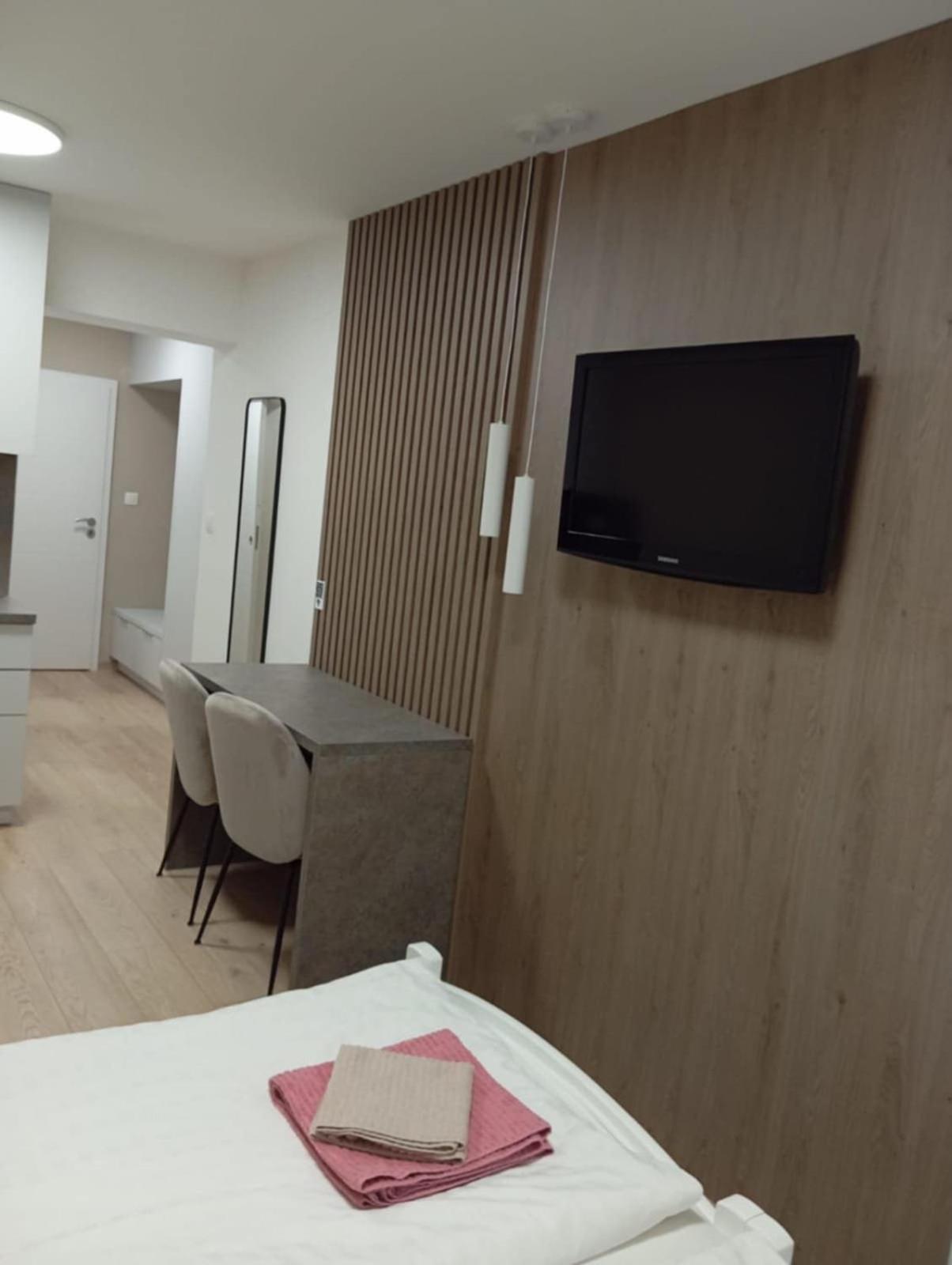 Privat Julia Otel Vrbov Dış mekan fotoğraf
