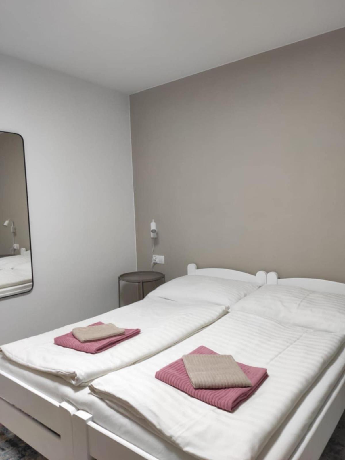 Privat Julia Otel Vrbov Dış mekan fotoğraf
