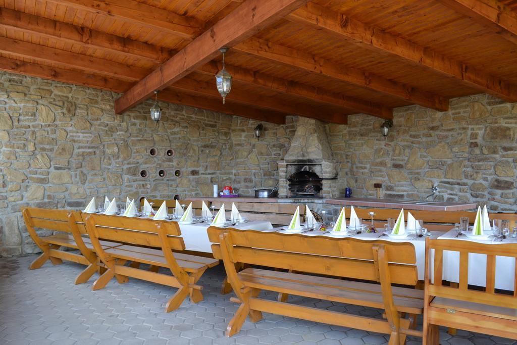 Privat Julia Otel Vrbov Dış mekan fotoğraf